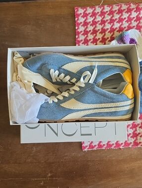ONCEPT ESSEX Women’s Suede Ballet Sneakers Harbor Blue